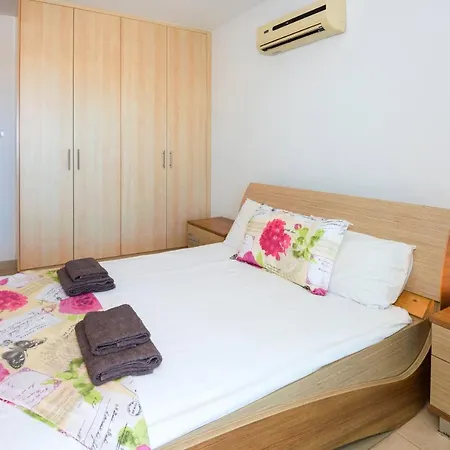 דירה Sea View Apt*spacious Balcony*200m To The פאראלימני